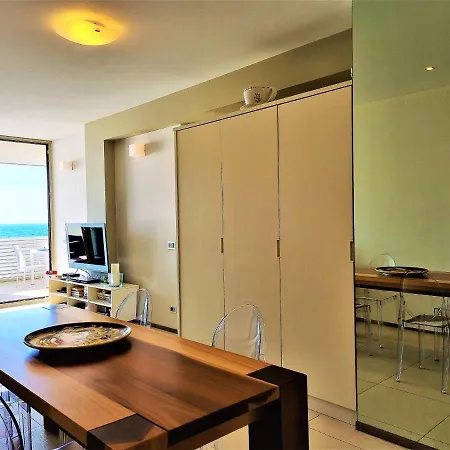 Minzoni Tony Apartment