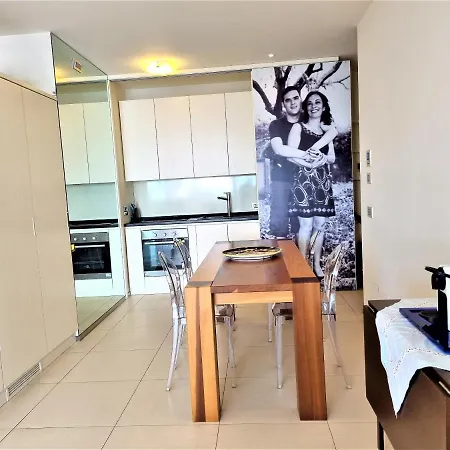 Minzoni Tony Apartment