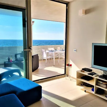 アパート Minzoni Tony